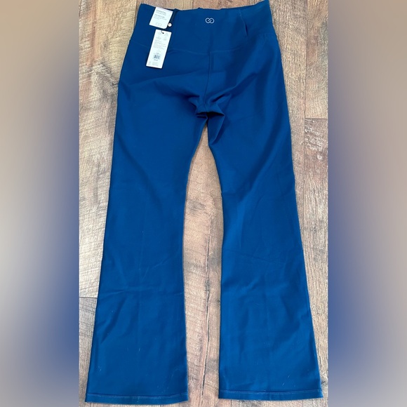 NWT TEAL Carrie Underwood Flare Leggings Large - Picture 2 of 5